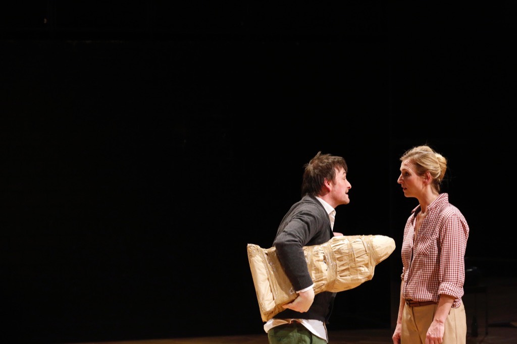 SCHWEIZ THEATER WIR LIEBEN UND WISSEN NICHTS